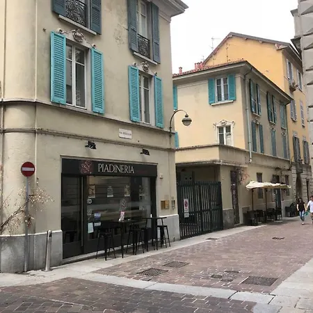 Casa Odescalchi كومو