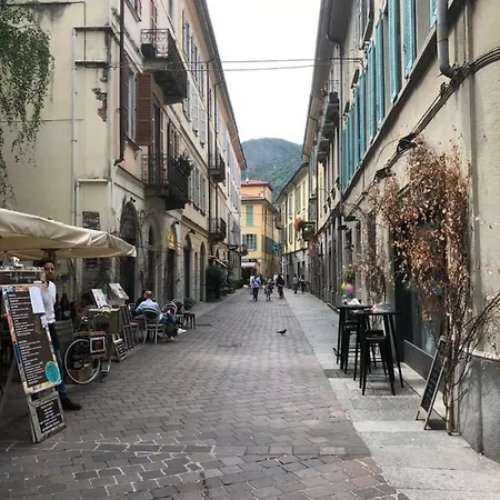 Casa Odescalchi *
